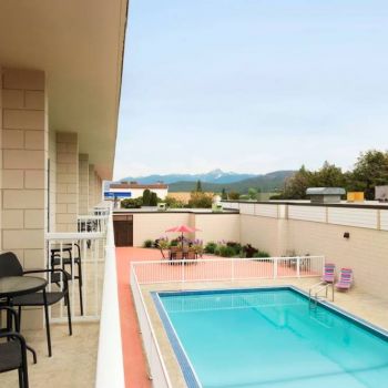 Hotel Days Inn By Wyndham Cranbrook Conference Centre image