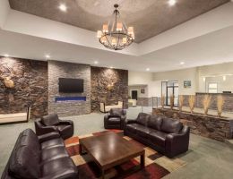 Days Inn By Wyndham Cranbrook Conference Centre, Cranbrook