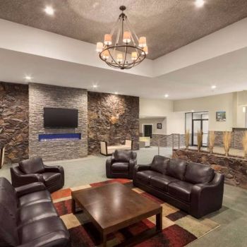 Hotel Days Inn By Wyndham Cranbrook Conference Centre image