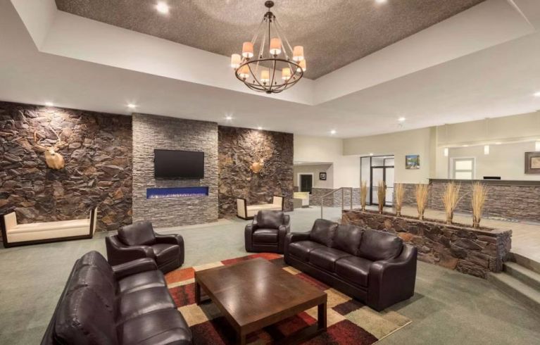 Days Inn By Wyndham Cranbrook Conference Centre, Cranbrook