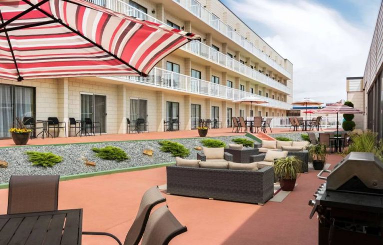 Days Inn By Wyndham Cranbrook Conference Centre, Cranbrook