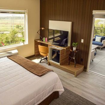 Hotel Wyndham Garden North Bergen Near Secaucus image