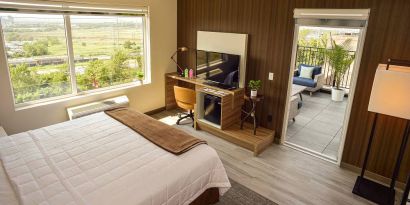 Day use room with balcony at Wyndham Garden North Bergen Near Secaucus.
