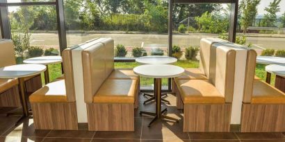 Dining area perfect for coworking at Wyndham Garden North Bergen Near Secaucus.