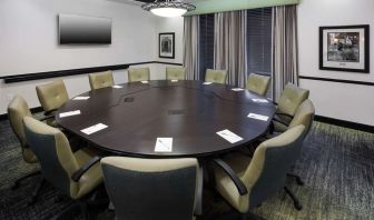 Meeting room at Hampton Inn & Suites Gainesville-Downtown.