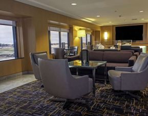 Lounge and coworking space at Hilton Los Angeles Airport.