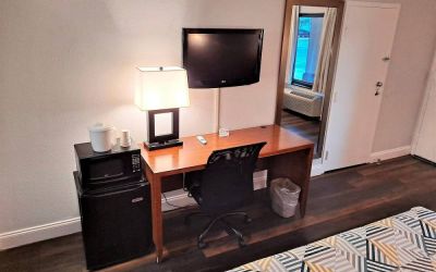 Day use room amenities at Studio 6 Baltimore West - Catonsville.