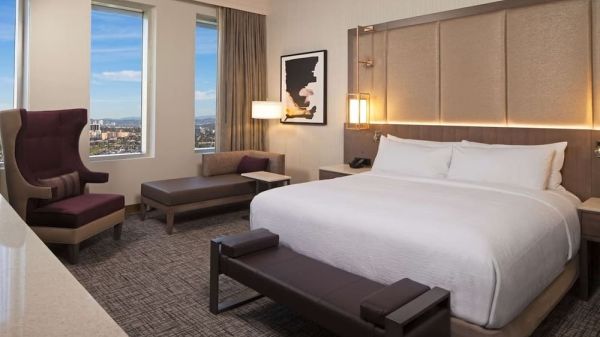Hotel H Hotel Los Angeles, Curio Collection By Hilton image