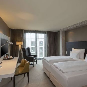 Hotel DoubleTree By Hilton Vienna Schonbrunn image