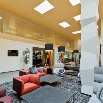 Hotel DoubleTree By Hilton Vienna Schonbrunn image