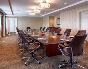 Professional meeting room at Hampton Inn & Suites Birmingham-Downtown-Tutwiler.