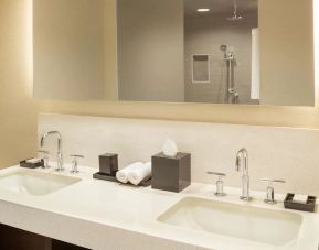 Guest bathroom with shower at Hyatt Regency Phoenix.