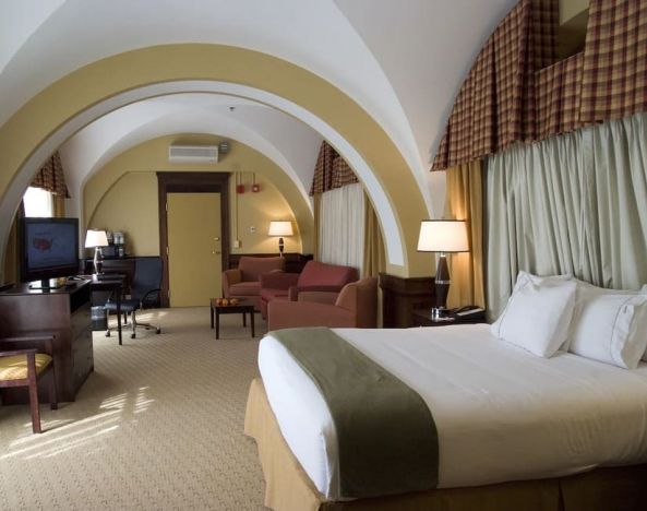 Holiday Inn Express Baltimore Downtown