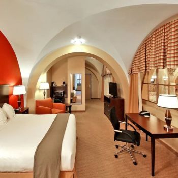 Hotel Holiday Inn Express Baltimore Downtown image
