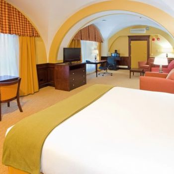 Hotel Holiday Inn Express Baltimore Downtown image