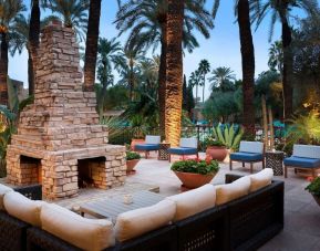 Lovely outdoor terrace and coworking space at DoubleTree Resort By Hilton Paradise Valley - Scottsdale.