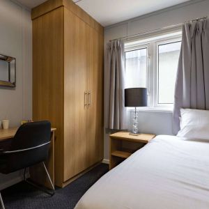 Day use room with work desk at Nightel.