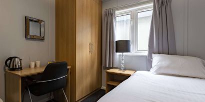 Day use room with work desk at Nightel.