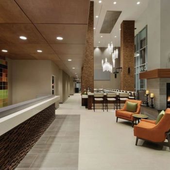 Hotel Hilton Garden Inn Calgary Downtown image