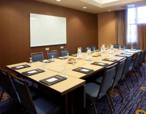 Professional meeting room at Sonesta Emeryville - San Francisco Bay Bridge.