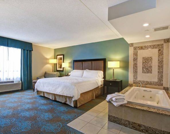 Holiday Inn Express And Suites Waterloo/St. Jacobs