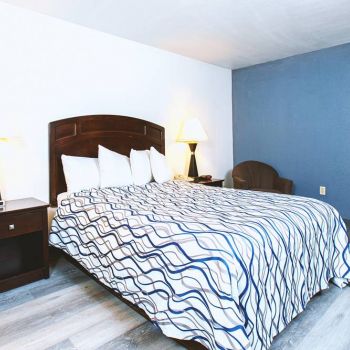 Hotel Coratel Inn & Suites By Jasper Park City - Wichita North image