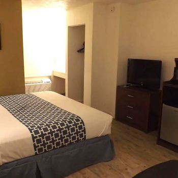 Hotel Coratel Inn & Suites By Jasper McCook image