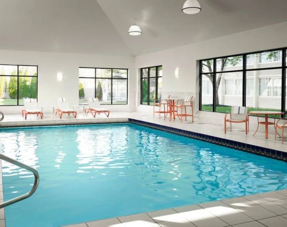 Holiday Inn Hotel & Suites Boston - Peabody