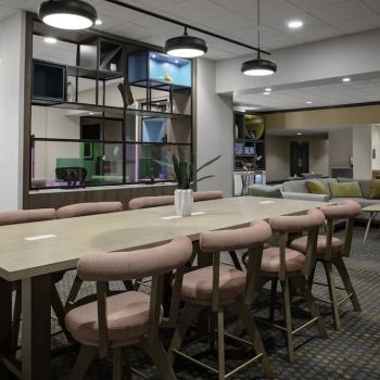 Hotel Holiday Inn Hotel & Suites Boston - Peabody image