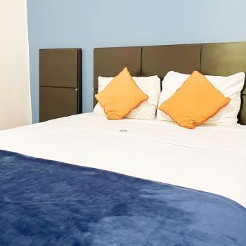 Hotel Hotel Amigo Suites image