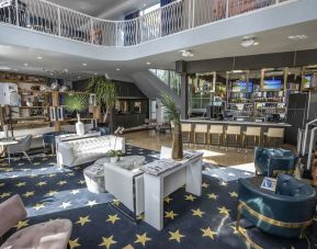 Relaxing lobby and lounge area at Catalina Hotel & Beach Club.