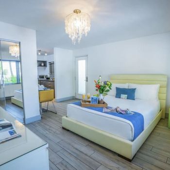 Hotel Seaside All Suites Hotel image