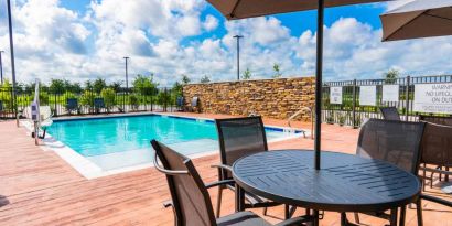 Refreshing outdoor pool at Fairfield Inn & Suites By Marriott Houston League City.