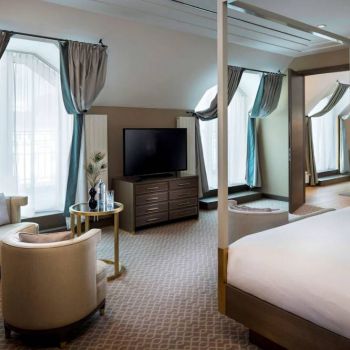 Hotel Hilton Vienna Plaza image