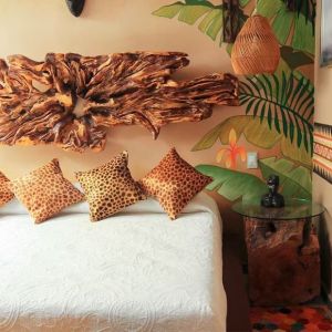 Delux king room with natural light at Ekléctic Hotel Boutique.
