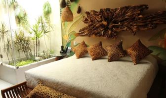 Spacious day room available at Ekléctic Hotel Boutique.