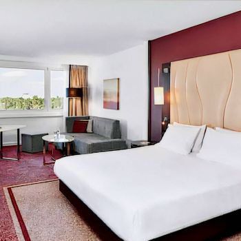 Hotel Hilton Vienna Danube Waterfront image