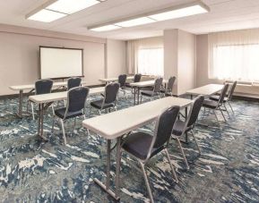 La Quinta Inn & Suites By Wyndham Philadelphia Airport, Essington