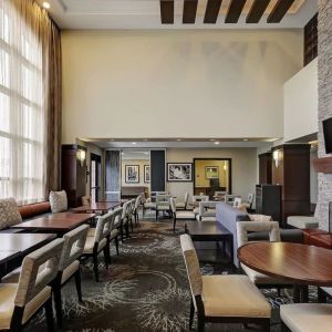 Dining and coworking space at Staybridge Suites Washington D.C.- Greenbelt.
