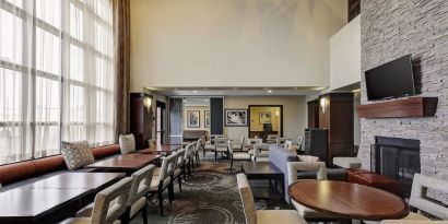 Dining and coworking space at Staybridge Suites Washington D.C.- Greenbelt.