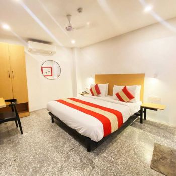 Hotel Hotel Golden Saffron image