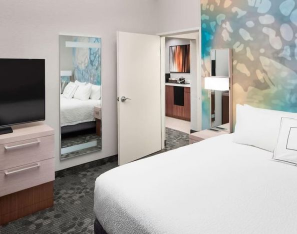 Courtyard By Marriott Pensacola