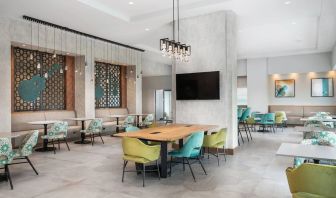 Dining area perfect for coworking at TownePlace Suites Nashville Midtown.