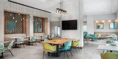 Dining area perfect for coworking at TownePlace Suites Nashville Midtown.