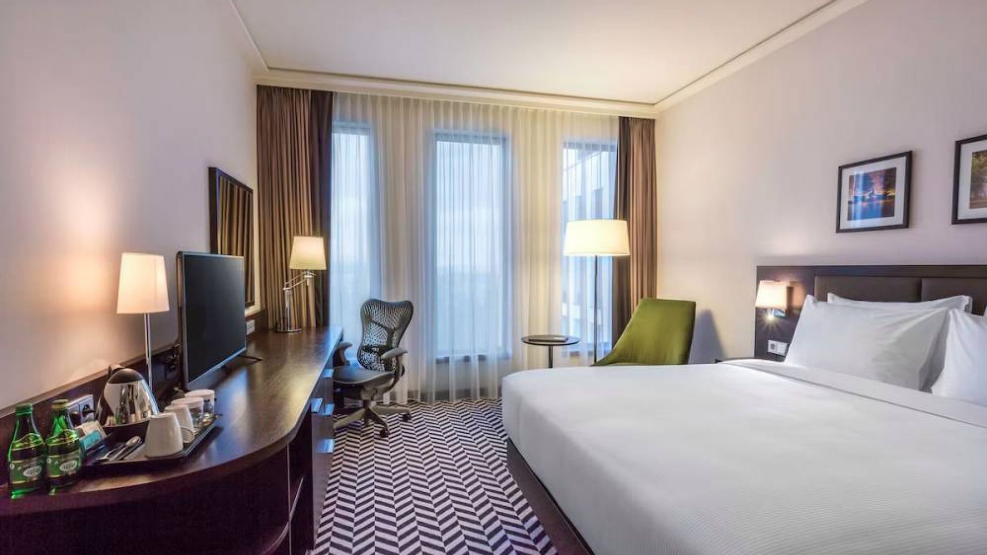 hotel hilton garden inn krakow airport