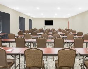 Microtel Inn & Suites By Wyndham Bentonville, Bentonville