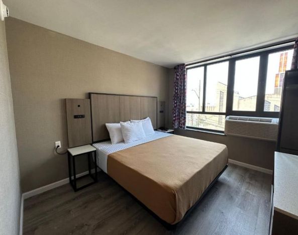 Regal Inn & Suites New York - Queens Day Use Rooms | HotelsByDay.com