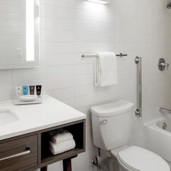 Hotel Crowne Plaza Atlanta-Midtown image