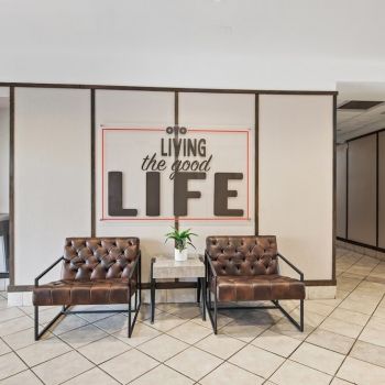 Hotel OYO Townhouse Orlando West image
