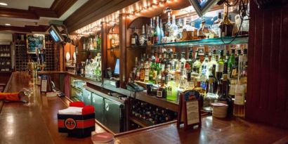 Hotel bar at Da Vinci Hotel.